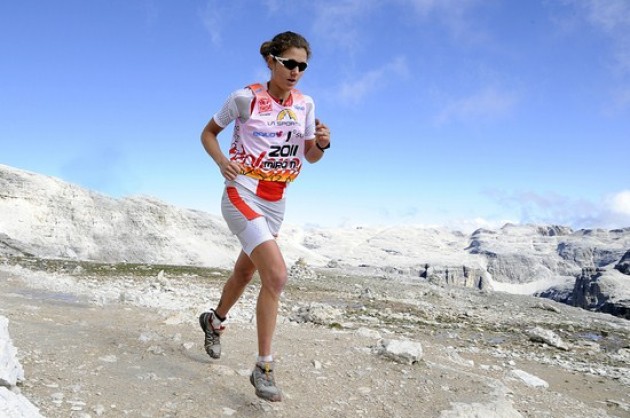 ¿Y para las chicas, qué zapatillas son ideales para correr por montaña?